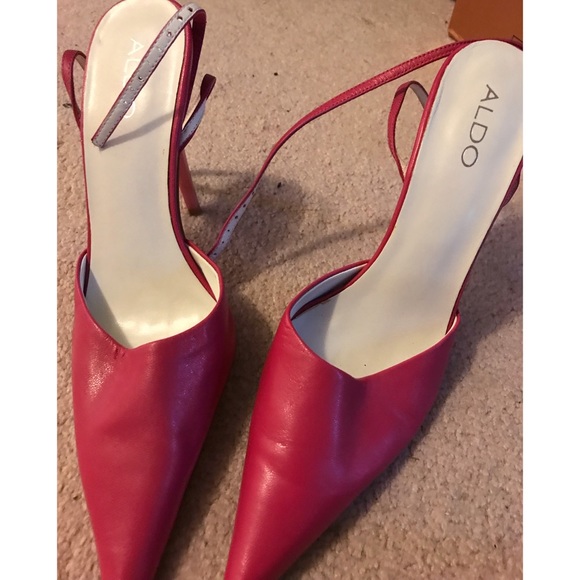 Also size 8 pointed toe stiletto in magenta - Picture 3 of 5